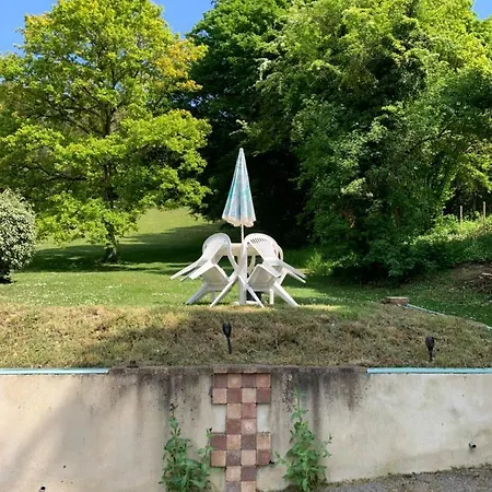 Le Petit Aventin Villa Brosville Exterior photo